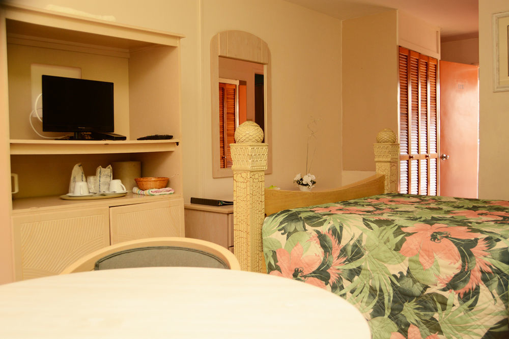 Point Salines Hotel Gwa Kay ภายนอก รูปภาพ